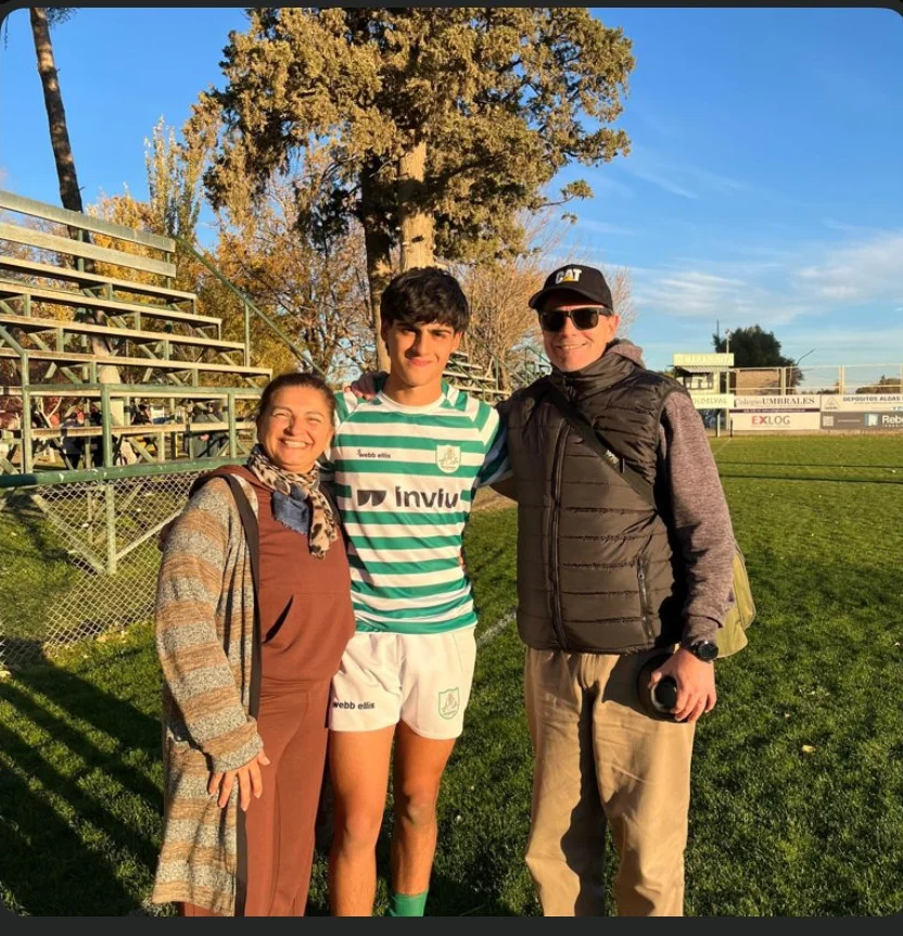 Bruno con su familia el día que debutó en primera
